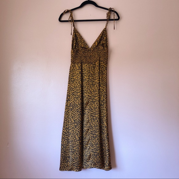 Akaiv Leopard Print Midi Dress - Picture 3 of 4